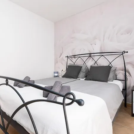Home2book Charming Casa Prima, Private Jacuzzi&bbq * Corralejo